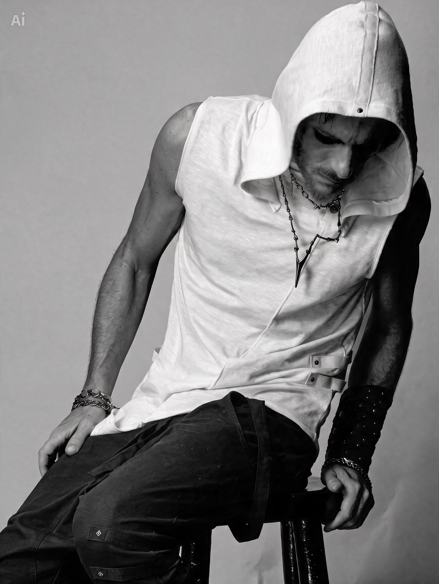 Slashed Sleeveless Hooded Tee In Off-White