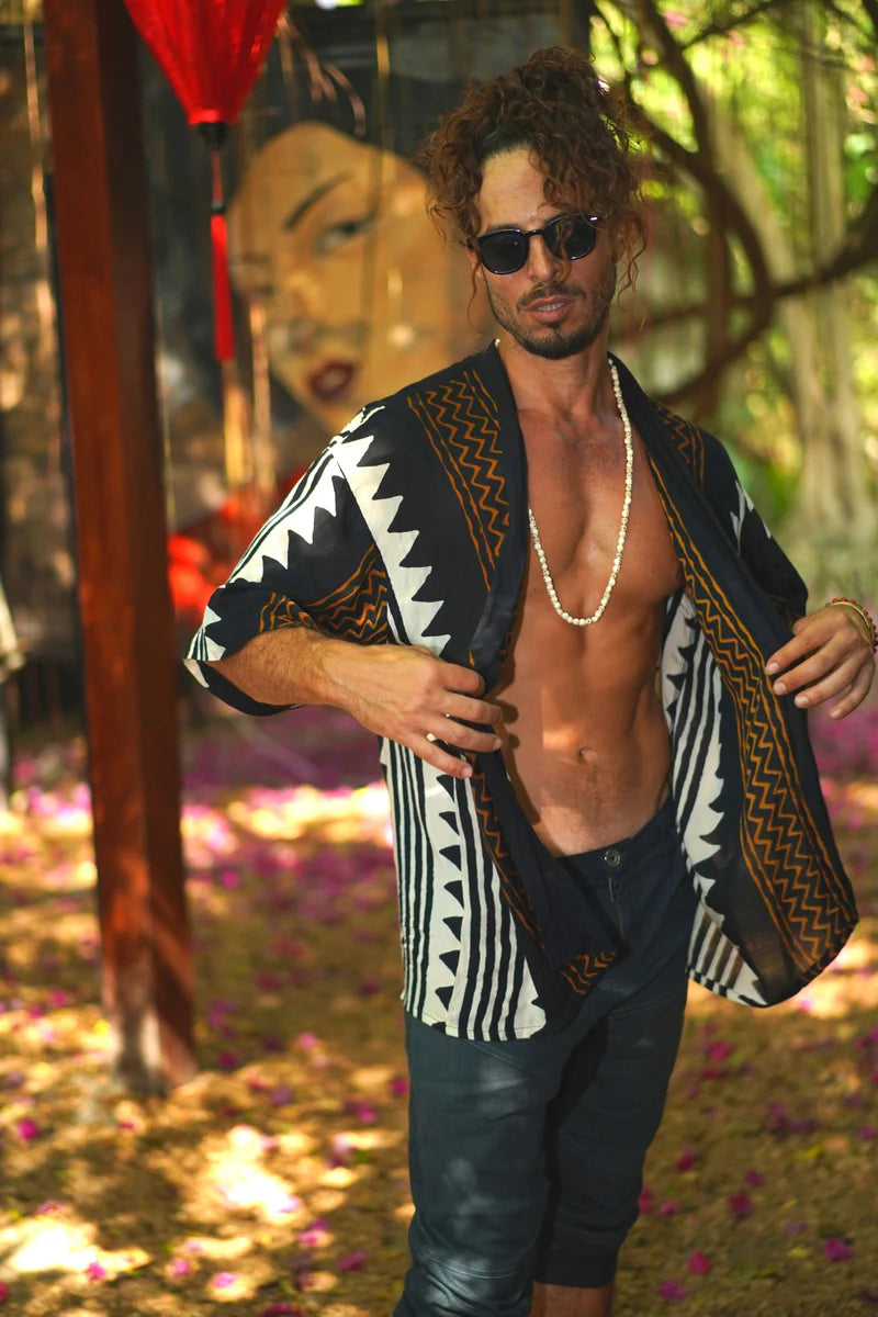 DARK TRIBAL PRINT Short Kimono