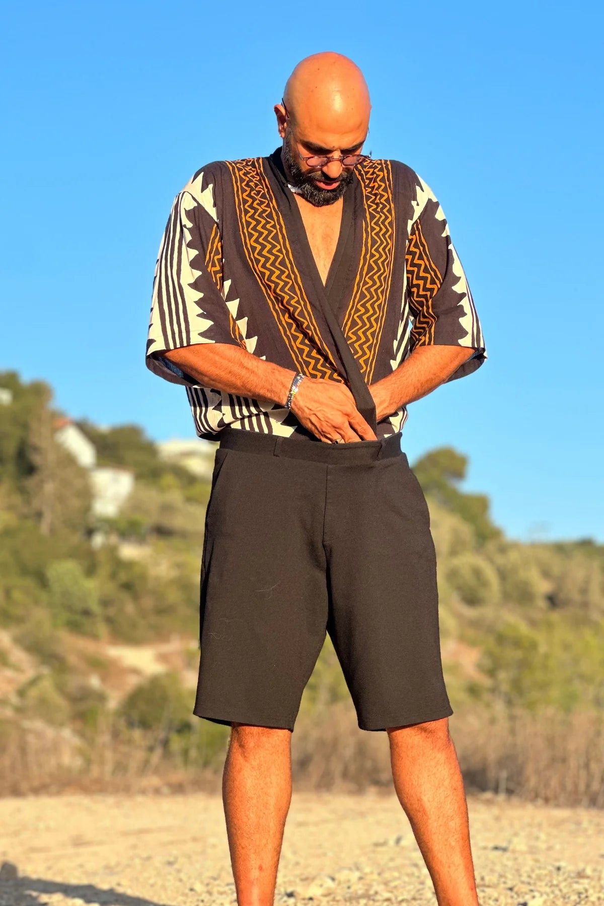 DARK TRIBAL PRINT Short Kimono