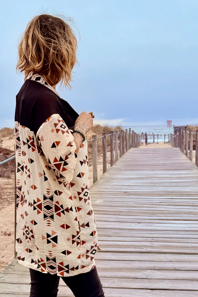 BUTTON UNISEX TUNIC IN TRIANGLE PRINT