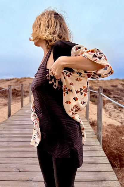 BUTTON UNISEX TUNIC IN TRIANGLE PRINT