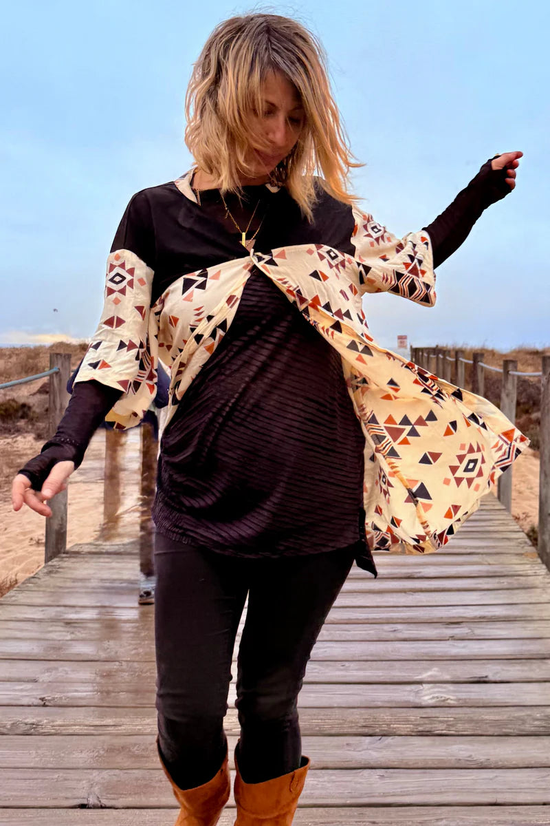 BUTTON UNISEX TUNIC IN TRIANGLE PRINT