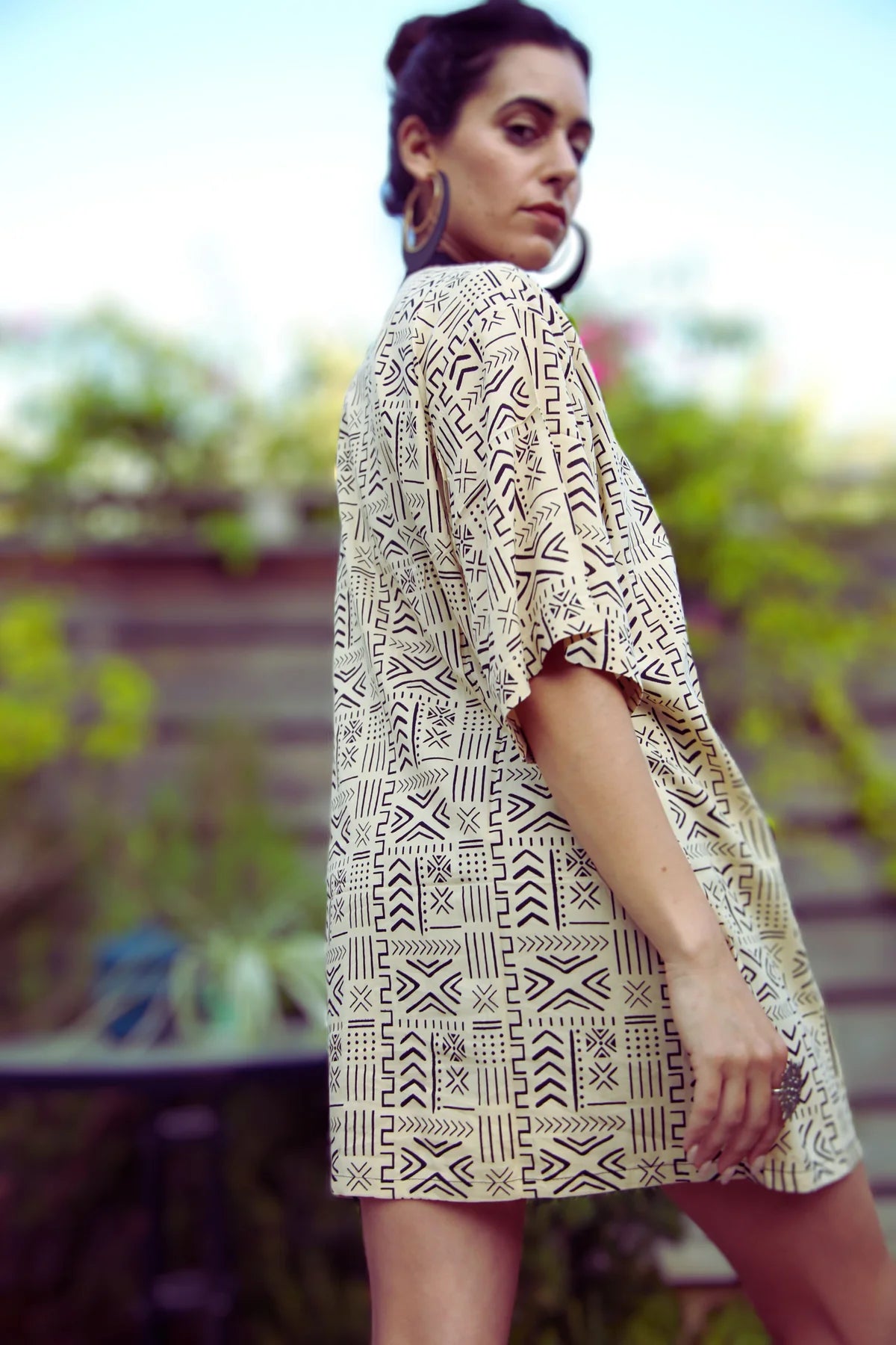 BUTTON UNISEX TUNIC Black & White Print