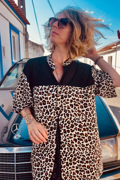 BUTTON UNISEX TUNIC IN LEOPARD PRINT