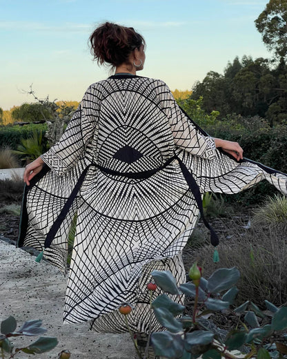 BOHO KIMONO BLACK & WHITE
