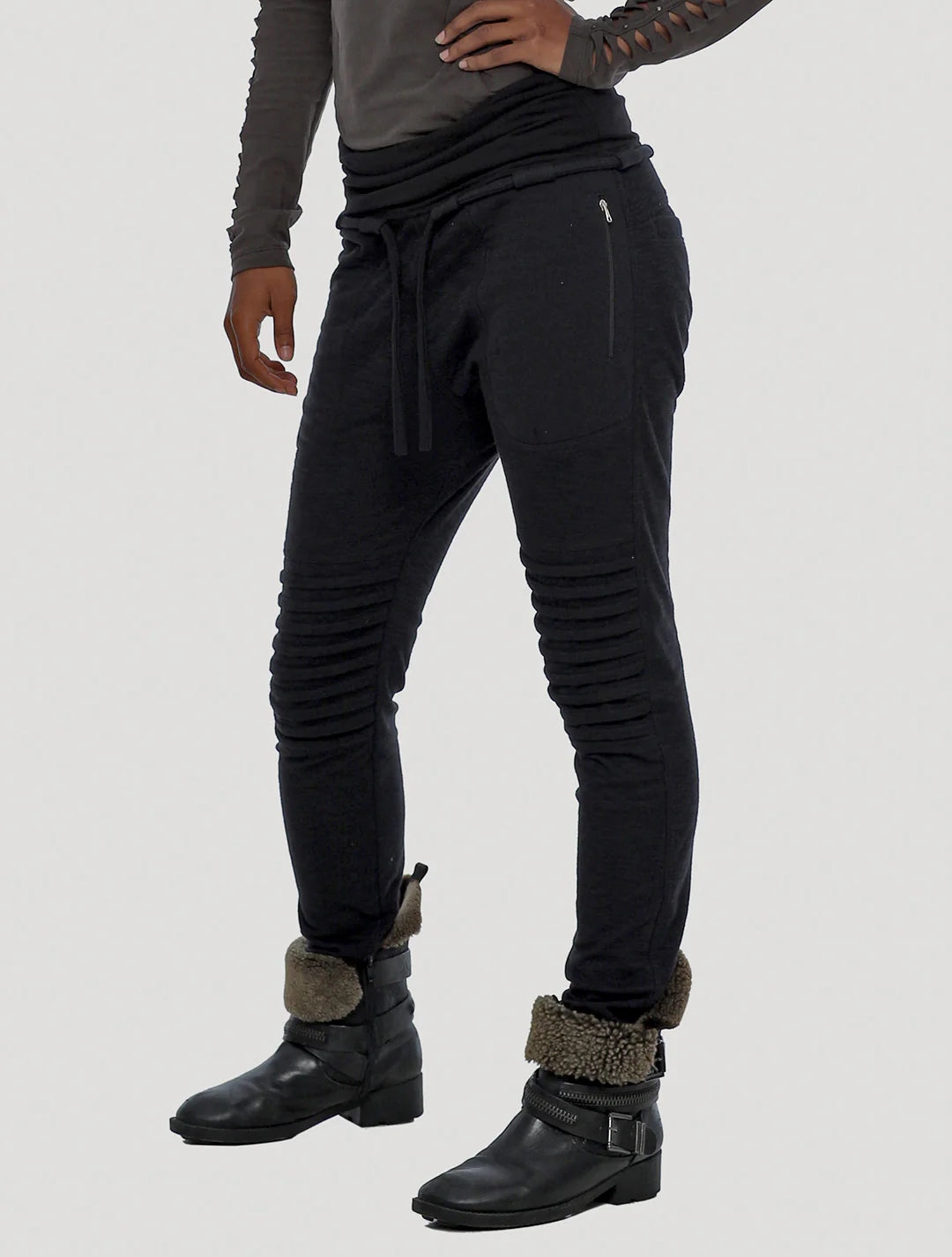 Yugo Pants In Black
