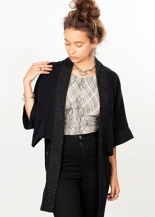 ZORI Short Kimono In Black