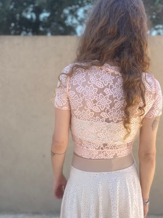 Whisper Lace Top – Flowers Powder