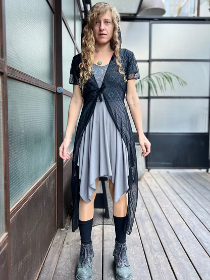 VENUS Black Leaf Lace Long Top