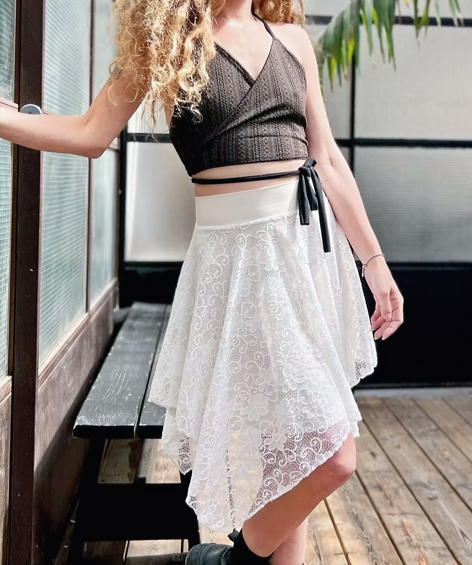 MOON Skirt – White Lace