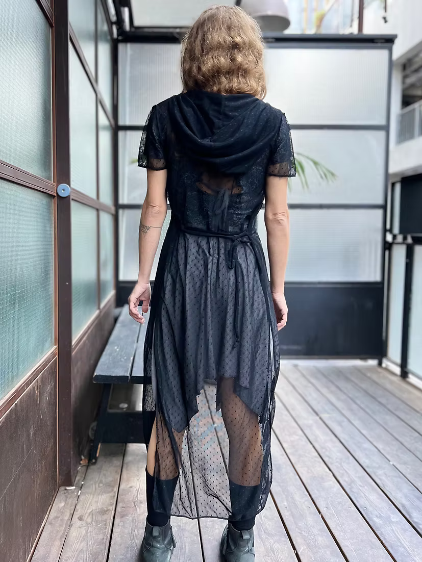 VENUS Black Leaf Lace Long Top