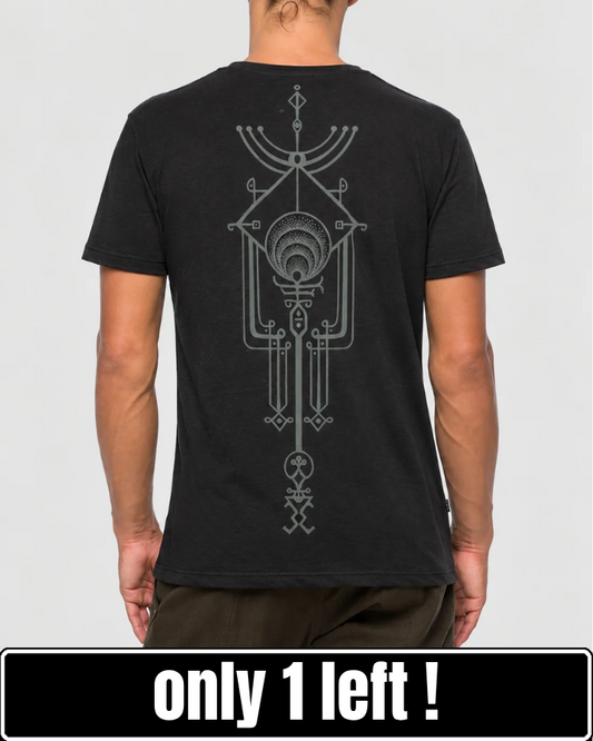 YANG T-Shirt In Black